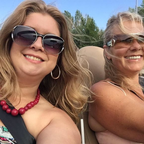 Meet your Posher, Lisa - Picture 1 of 1